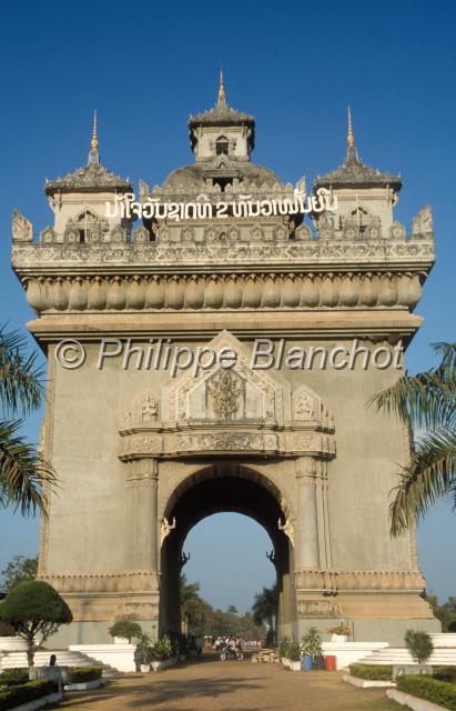 laos 31.JPG - Patuxai (arc de triomphe)Ventiane, Laos
